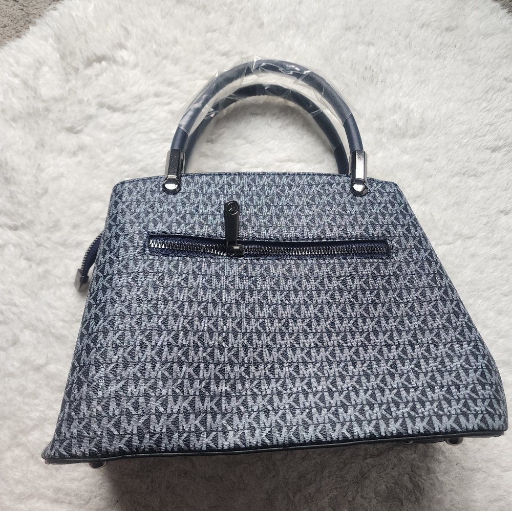 Bag - Picture 2 of 5
